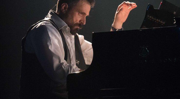 Μάγεψε η μουσική του Κώστα Κακογιάννη στο Παρίσι