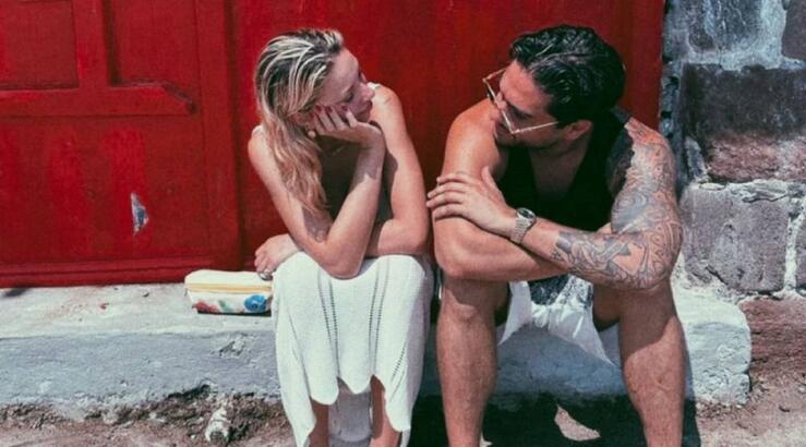 Γαρυφαλλιά Καληφώνη: Στην αγκαλιά του Χρήστου Μάστορα [εικόνα]