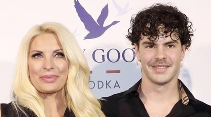 Άγγελος Λάτσιος: Με κοιλιακούς φέτες έκανε βουτιές στα παγωμένα νερά της Άνδρου [εικόνα]