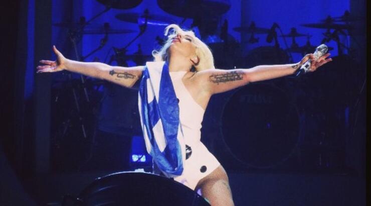 Lady Gaga: Αποκάλυψε πως έφηβη δούλευε σε ελληνικά εστιατόρια και έλεγε πως είναι Ελληνίδα