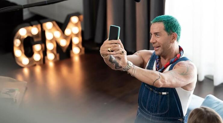 Μαζωνάκης: Ανακοίνωσε την πρώτη εμφάνιση του στην σκηνή μετά την περιπέτεια με τη ψυχιατρική κλινική