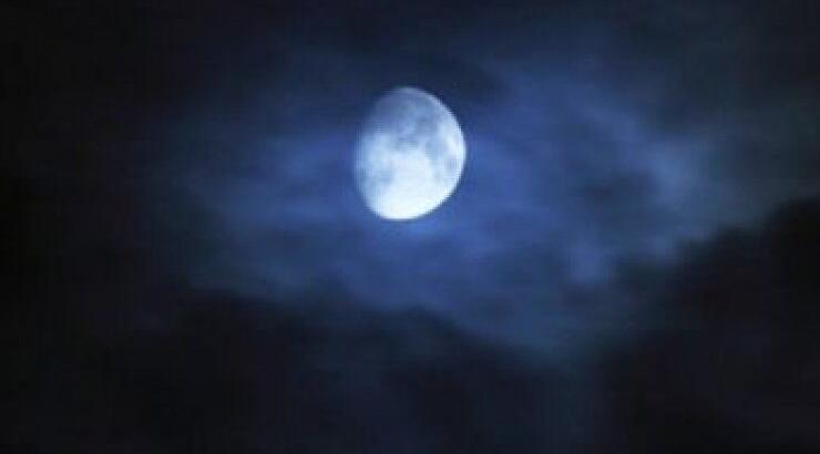 Η Σελήνη βρίσκεται στον Αιγόκερω