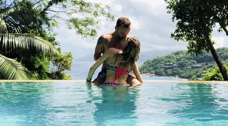 Eλληνίδα τραγουδίστρια έγινε μαμά πριν από 2 εβδομάδες [εικόνες]