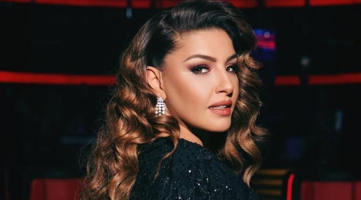 Έλενα Παπαρίζου: O σύζυγός της βρέθηκε σε συναυλία της - Το φιλί που αντάλλαξαν στο καμαρίνι  [εικόνα]