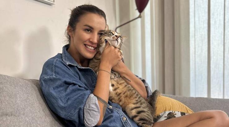 Κάλια Ελευθερίου: Μας αποκάλυψε τη χιουμοριστική ιστορία με το όνομα του γάτου της [βίντεο] 