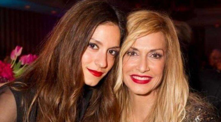 Έξαλλη η Βίσση με την κόρη της!