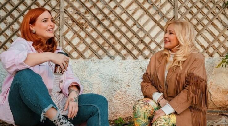 Μπέσσυ Αργυράκη: Ρώτησε το ChatGPT πότε θα παντρευτεί η κόρη της, Εβελίνα Νικόλιζα [εικόνα]