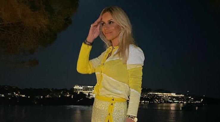 Λώρια Χατζηγεωργίου: Με υπέροχο κοστούμι Gucci στη Νέα Υόρκη