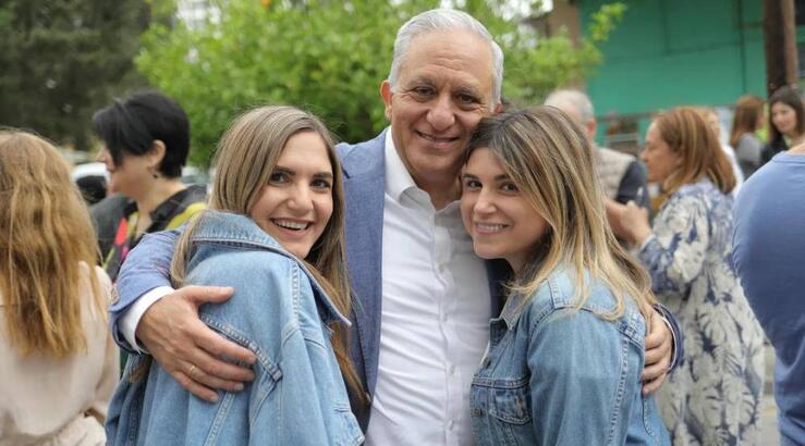 Νίκος Τορναρίτης: Εγκυμονούσες και οι δύο του κόρες [βίντεο]