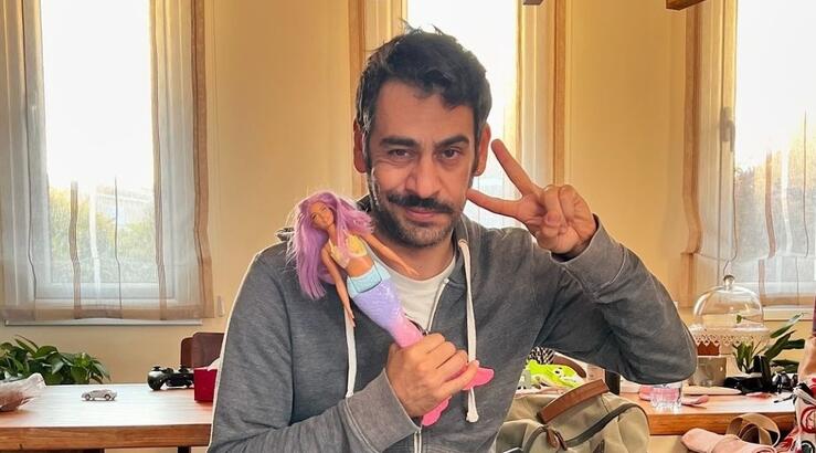 Ανδρέας Τσέλεπος: Οι βουτιές σε φουσκωτά παιχνίδια πισίνας που απόλαυσε [βίντεο]