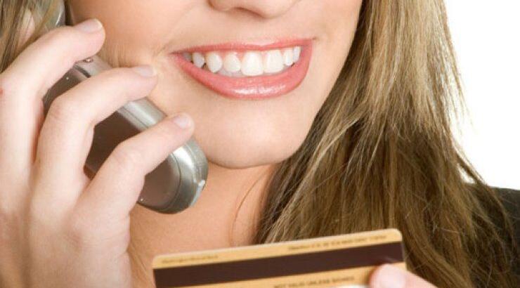 Γιατί πληρώνουμε περισσότερα από τους άντρες;