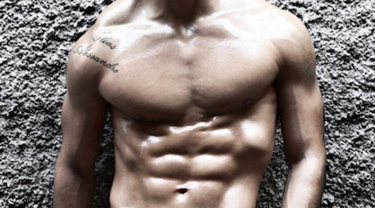 Ένας Έλληνας στους τρεις επικρατέστερους για την καμπάνια του Versace