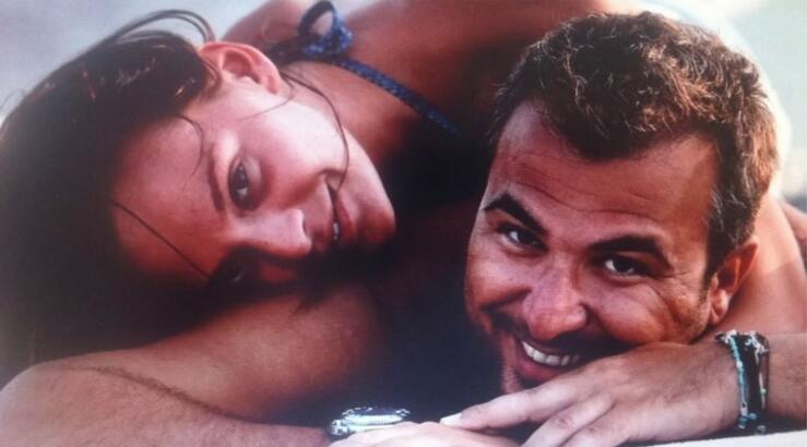 Αντώνης Ρέμος - Υβόννη Μπόσνιακ: Σπάνια δημόσια έξοδος για το ζευγάρι - Η selfie που έβγαλαν [εικόνα]