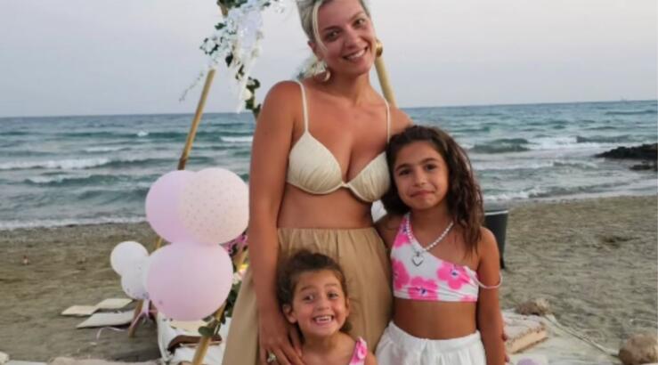 Άντρη Καραντώνη για τις κόρες της - Τι της είπαν και την έκαναν να "λιώσει";