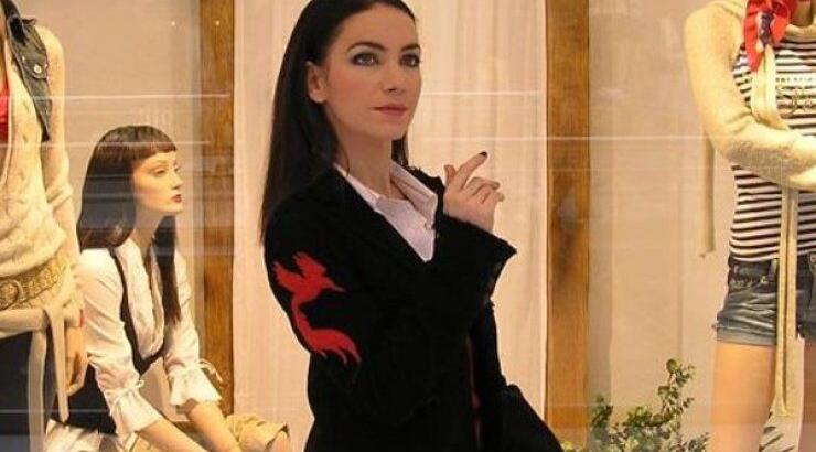 Αυτή είναι η νέα σύντροφός πασίγνωστου Έλληνα τραγουδιστή