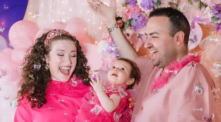 Μαυρίκιος - Ιλάειρα: Το χαριτωμένο βίντεο που απαθανατίζουν την κόρη τους Ιωάννα Μελωδία  