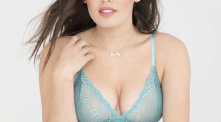 H Αtlanta De Cadenet είναι το νέο πρόσωπο της Tezenis