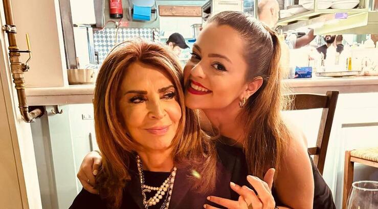 Μιμή Ντενίση: Η κόρη της τη φωτογράφισε με μαγιό στις διακοπές τους [εικόνα]