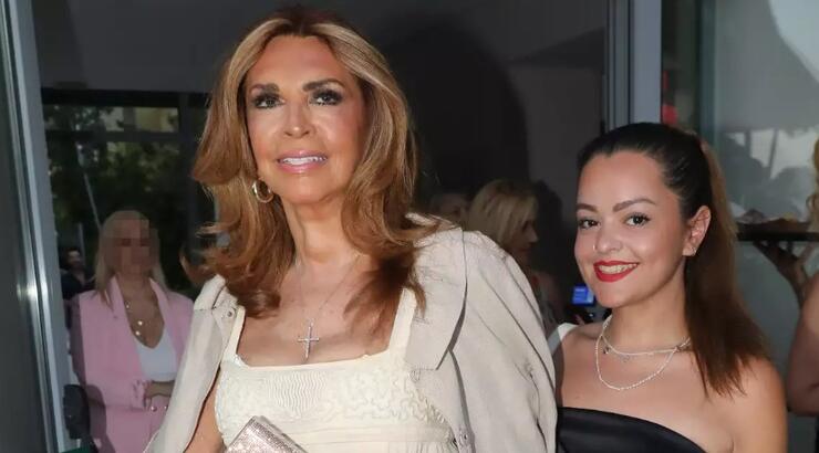 Μιμή Ντενίση: Η κόρη της Μαριτίνα μας έδειξε πρώτη φορά τον σύντροφό της