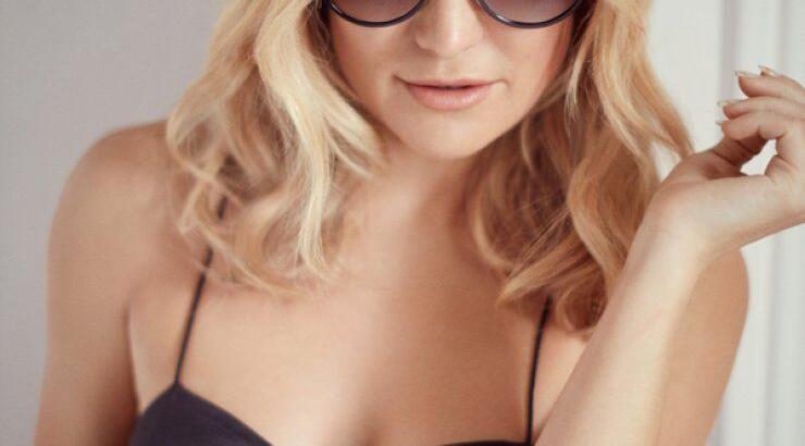 Kate Hudson: Φοράει Jimmy Choo και πρωταγωνιστεί στην νέα καμπάνια του οίκου 