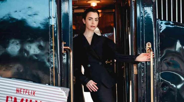 Emily in Paris: Οι λεπτομέρειες που μάθαμε για τα γυρίσματα στη Μύκονο [βίντεο]