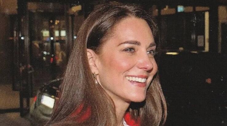 Kate Middleton: Η εμφάνιση με γκρι κοστούμι σε design της δισέγγονης του Freud