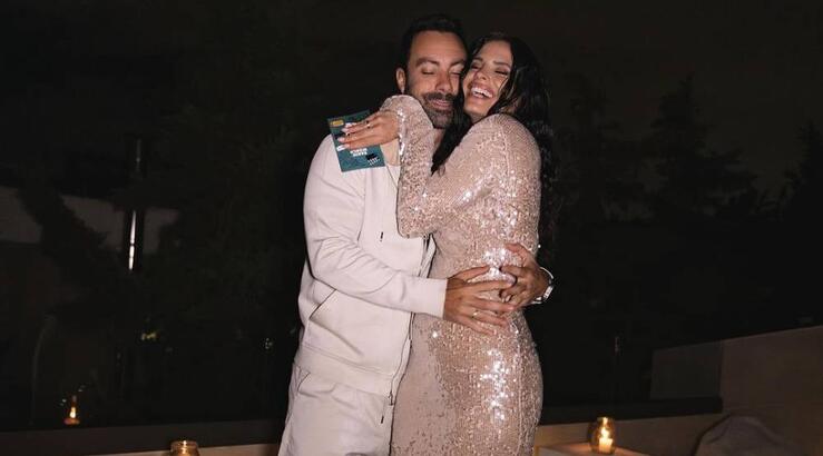 Σάκης Τανιμανίδης: Οι δίδυμες κόρες του τον απόλαυσαν να λέει κρητικές μαντινάδες [εικόνα & βίντεο]