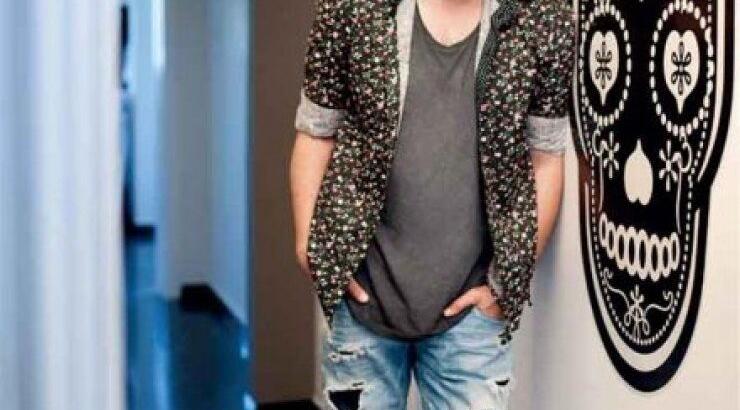 Λάμπης Λιβιεράτος: Το αποκαλυπτικό φόρεμα της νέας του συνοδού που θα συζητηθεί