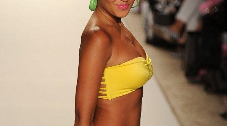 Το μαγιό θέλει χρώμα