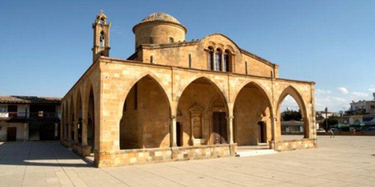 Εσπερινός και Θεία Λειτουργία στον Αγ.Μάμα στη Μόρφου