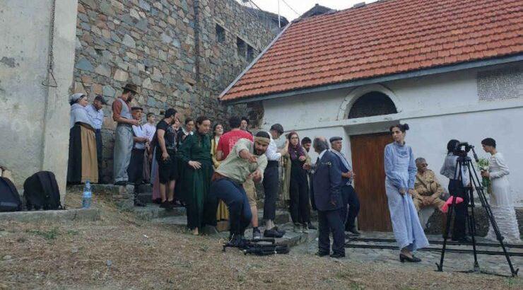 "Άλλα Λόγια Θκειε Παπά": Λίγο πριν την πρεμιέρα της σειράς βρεθήκαμε στα παρασκήνια των γυρισμάτων!