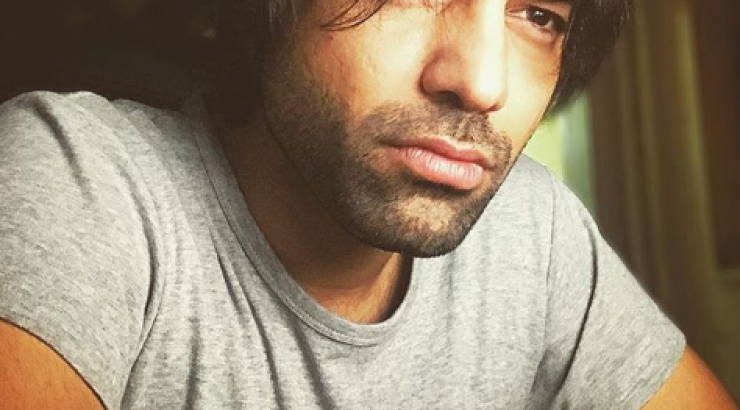 Ανδρέας Γεωργίου: Φωτογραφήθηκε γυμνός και "έριξε" το διαδίκτυο!