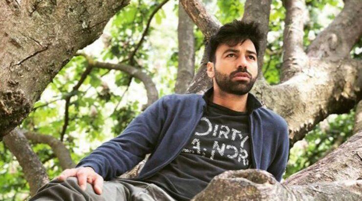 Ανδρέας Γεωργίου: Σε ποιαν δίνει τρυφερό φιλί;