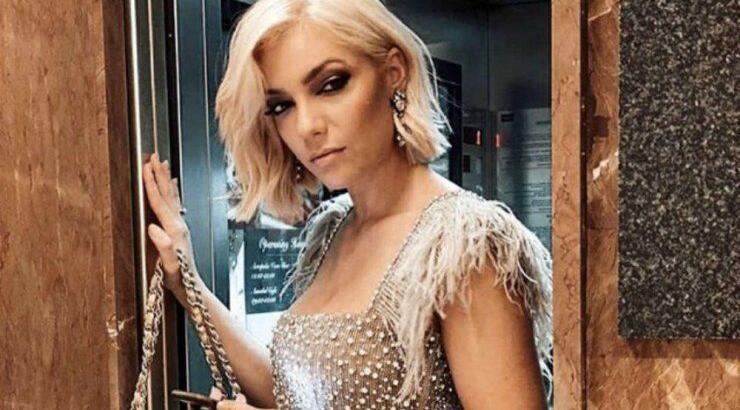 Η Άντρη Καραντώνη έκανε μια εμφάνιση που θέλουμε να αντιγράψουμε αυτές τις γιορτές 