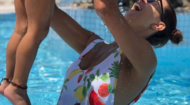 Κωνσταντίνα Ευριπίδου: Έτσι περνάει τις διακοπές της με τη μικρή Αριάδνη στον Πρωταρά!