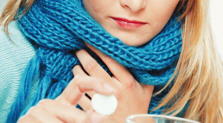 3 σπιτικές συνταγές για τον πονόλαιμο 