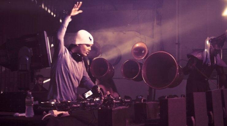 O Super Fm παρουσιάζει τον Super - star Avicii