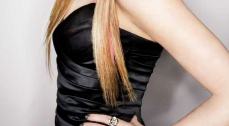 Διάσημη τραγουδίστρια εξομολογείται για πρώτη φορά την μάχη που δίνει με σπάνια ασθένεια!