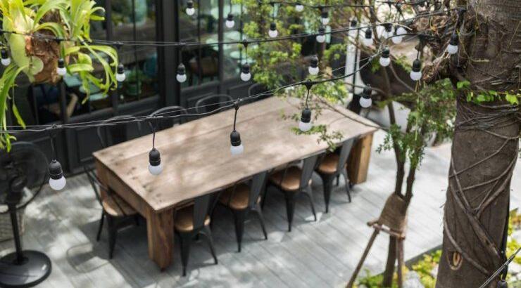 13 αυλές στη Λεμεσό που θα κάνουν τις καλοκαιρινές εξόδους σου μαγικές