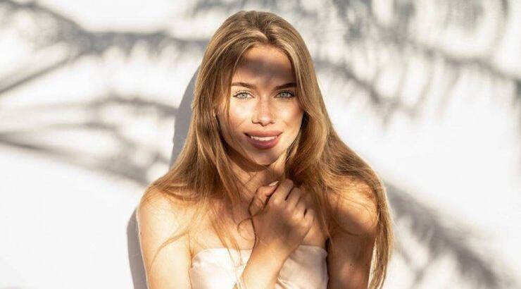 Πώς να περιποιηθείς το δέρμα σου για να λάμπει μέσα στο καλοκαίρι 