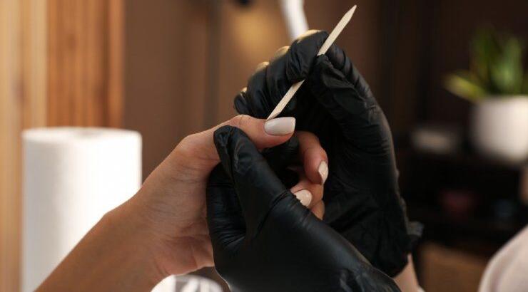 Color Comics Nails: Η νέα τάση στο μανικιούρ και οι δυο επώνυμες που την υιοθέτησαν