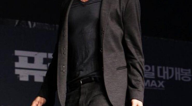 Αυτή κι αν είναι αποκάλυψη! Ποια πασίγνωστη ηθοποιός του Hollywood εξομολογήθηκε on camera τη σχέση της με τον Brad Pitt;