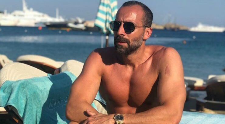 Χρύσανθος Τζιαπούρας: Δείτε την κούκλα σύντροφό του