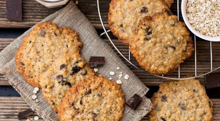 Σήμερα φτιάχνουμε μπισκότα βρώμης με ταχίνι