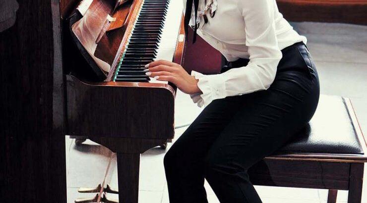 Έλενα Πιερίδου: Δείτε την πανέμορφη αδερφή της