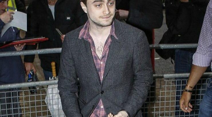 Τί έπαθε ο Harry Potter; Ο Daniel Radcliffe προκαλεί ερωτηματικά με την εξαθλιωμένη εμφάνισή του