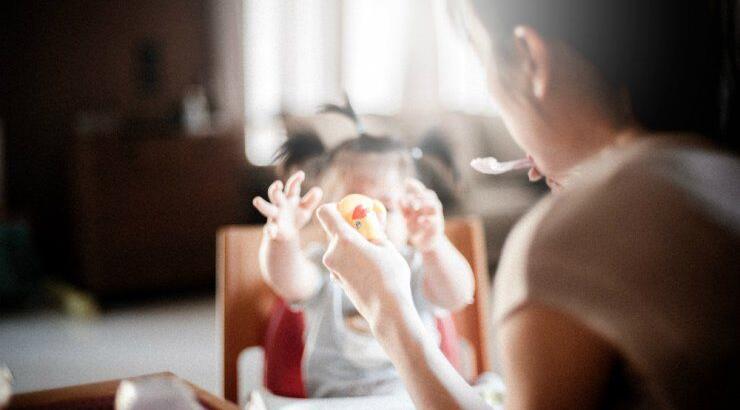 Πρέπει να ταΐζουμε το μωρό συγκεκριμένη ποσότητα ή να το αφήνουμε να τρώει μόνο του όσο θέλει;