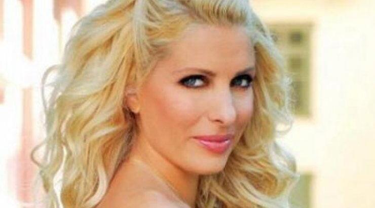 Το χειμερινό look της Μενεγάκη και το αστείο περιστατικό στην εκπομπή της