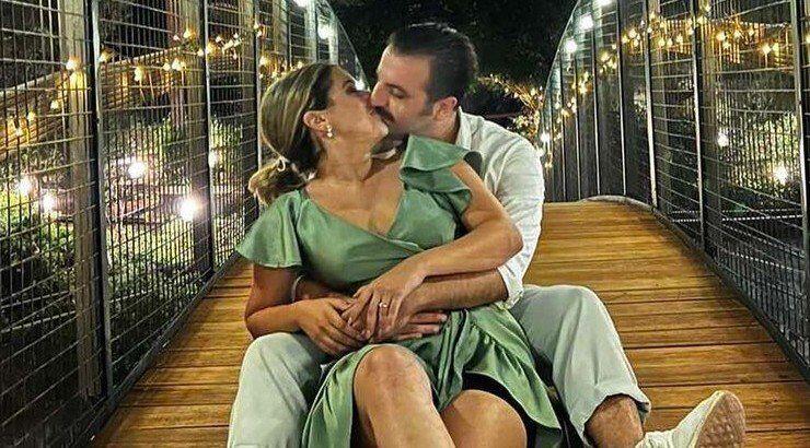 Ηλίας Ανδρέου: Έκανε πρόταση γάμου στη σύντροφό του στο wedding party του Χάρη Αριστείδου