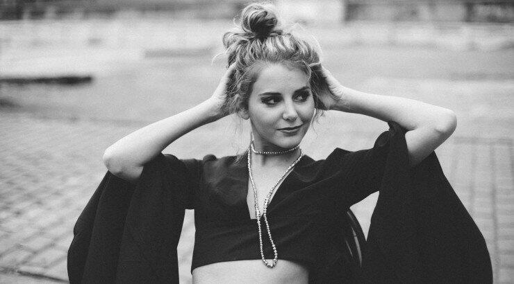 Η επιστήμη “μίλησε”! Τρία χαρακτηριστικά που σε κάνουν ελκυστική!